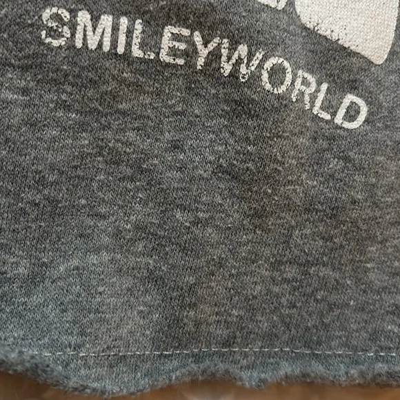 🙂SmileyWorld “Love Above All” Boxy Crew Neck Long Sleeve Sweatshirt ,Size M - Picture 9 of 15